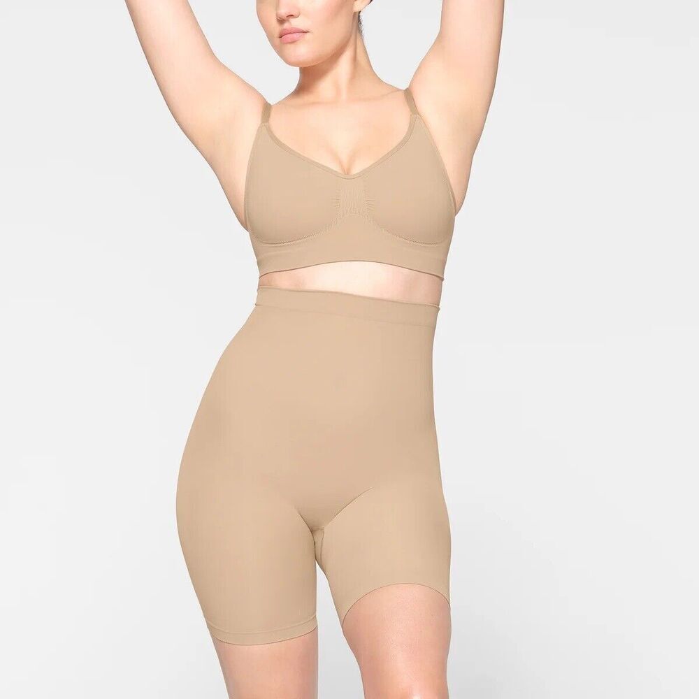 SKIMS Seamless Sculpt Mid thigh Shorts Clay Size L/XL SHAPEWEAR NEW
